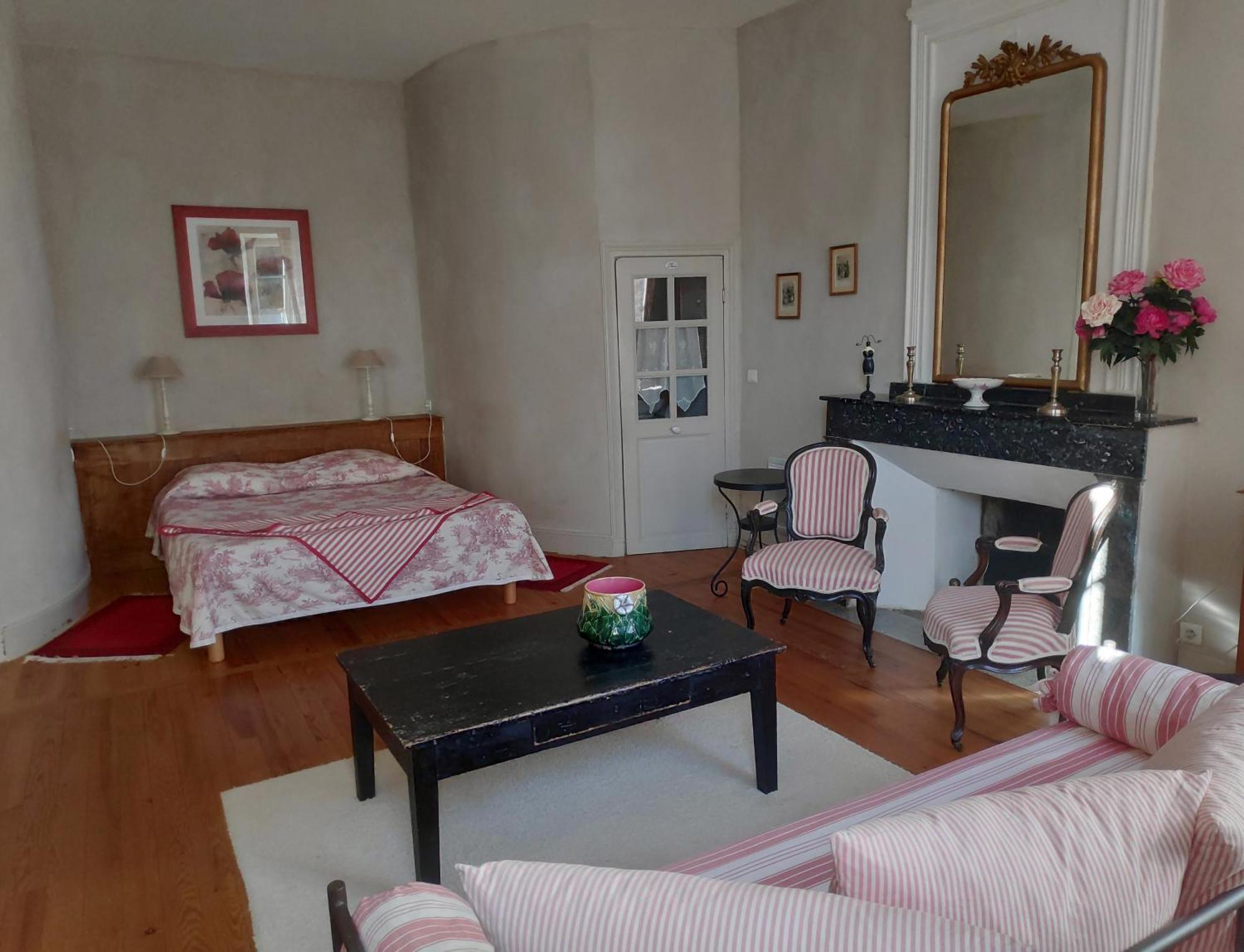 Au Chateau Juillac Ruang foto