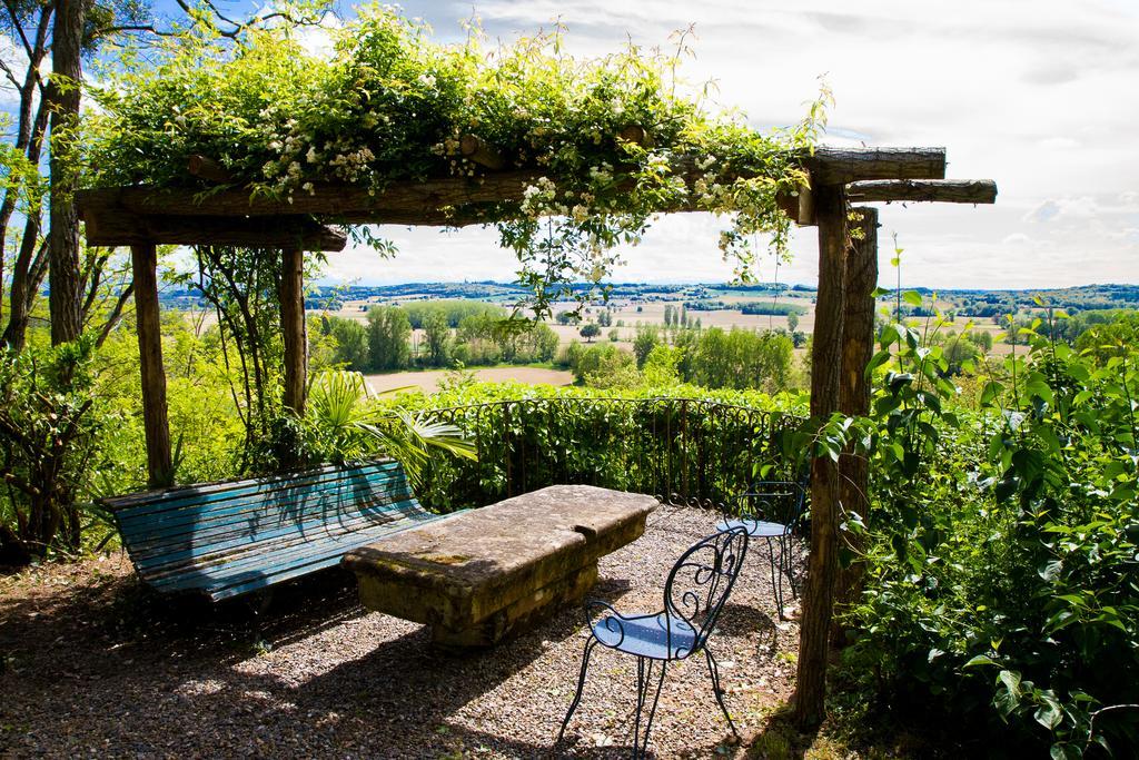 Au Chateau Juillac Bagian luar foto