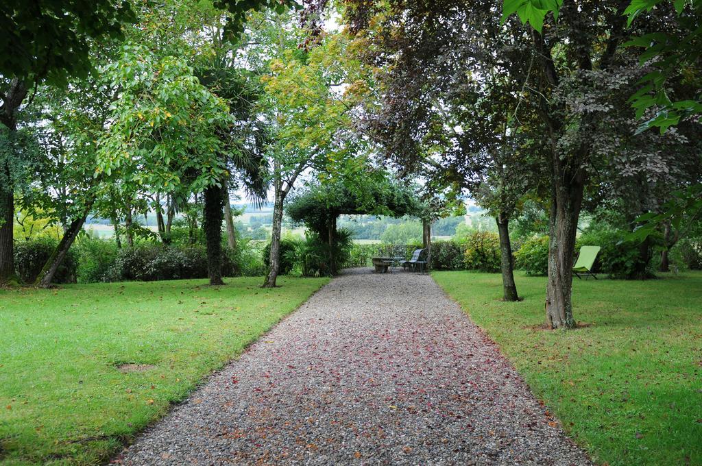 Au Chateau Juillac Bagian luar foto